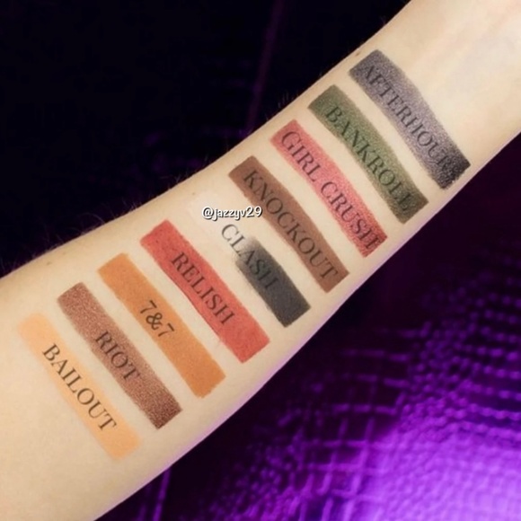 Urban Decay 2-Pc. Troublemaker Eyeshadow Palette & Mascara Set - Picture 2 of 3